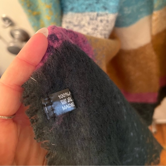 NWT The Westside Striped Scarf - Picture 4 of 5